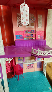 Большой кукольный домик Barbie (3 фото из 5)