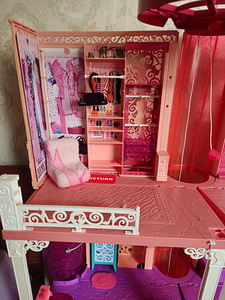 Большой кукольный домик Barbie (2 фото из 5)