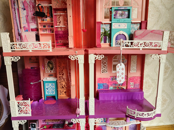 Большой кукольный домик Barbie