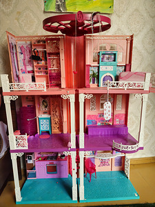 Большой кукольный домик Barbie (1 фото из 5)