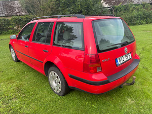 VW Golf 4 Variant (3 фото из 9)