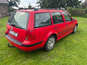 VW Golf 4 Variant (4 фото из 9)