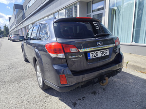 Subaru Outback 2.0d 2012 (3 фото из 11)