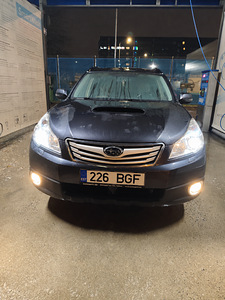 Subaru Outback 2.0d 2012 (10 фото из 11)