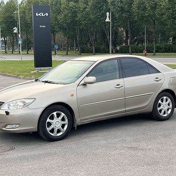 TOYOTA CAMRY