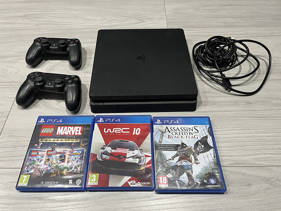 PlayStation 4 Slim