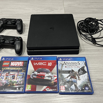 PlayStation 4 Slim