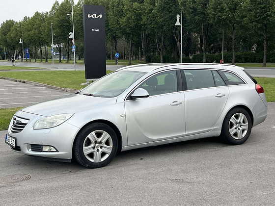 OPEL INSIGNIA SPORTS TOURER