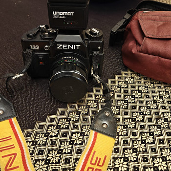 Плёночный фотоаппарат ZENIT-122 с объективом HELIOS и UNOMAT