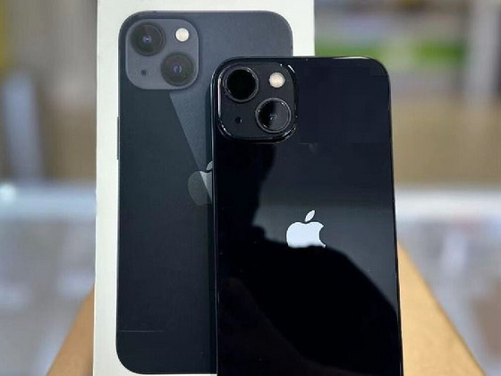 Apple iPhone 13 128Gb Black v heas korras