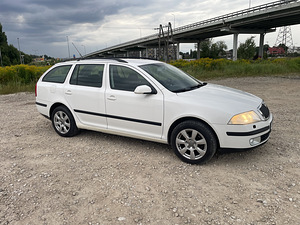 Skoda Octavia 2009, рег. оплачена (3 фото из 9)