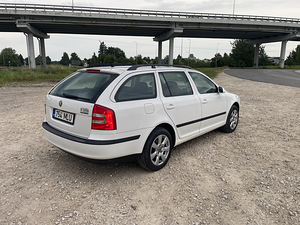 Skoda Octavia 2009, рег. оплачена (5 фото из 9)