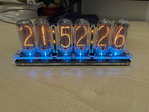 Настольные часы Nixie. Подарок. (3 фото из 4)