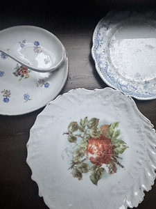 Vana antiikne portselantaldrikute komplekt (1 foto / 8)