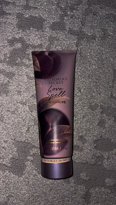 Victoria Secret Lotion (1 foto / 4)