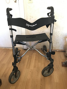 Eakate käimisraam-rulaator Mobilus Lite Vitea Care (2 foto / 6)