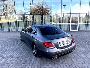 Mercedes Benz E220 (2 foto / 15)