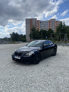 BMW e60 (1 фото из 14)