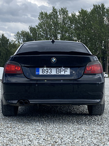 BMW e60 (8 фото из 14)