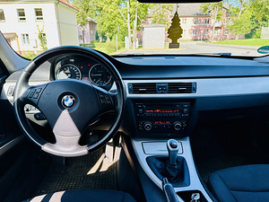 Müüa BMW 320d e91 facelift (6 foto / 13)