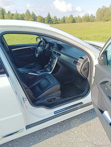 Volvo s 80 summum 2014 a 2.0 133kw (6 foto / 9)