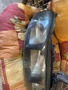 Фары на VOLVO S60 2003 года (3 фото из 4)