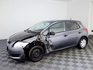 Toyota Auris Linea Sol 1.4 71kW (2 foto / 8)