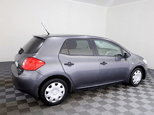 Toyota Auris Linea Sol 1.4 71kW (3 foto / 8)