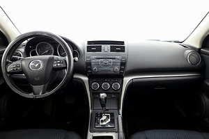 Mazda 6 Elegance Facelift ATM 2.0 114kW (5 фото из 7)