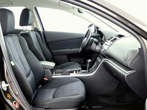 Mazda 6 Elegance Facelift ATM 2.0 114kW (6 фото из 7)