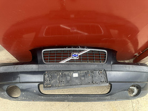Бампер на VOLVO S60 2003 года (1 фото из 2)