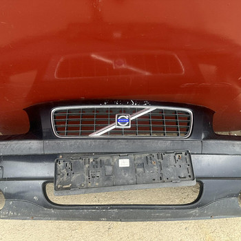 Бампер на VOLVO S60 2003 года