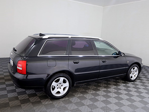 Audi A4 Comfortline Facelift 1.6 74kW (3 foto / 7)
