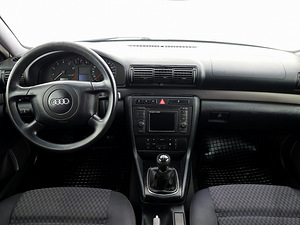 Audi A4 Comfortline Facelift 1.6 74kW (5 foto / 7)