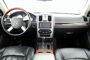 Chrysler 300 C Limited Facelift ATM 3.0 CRD 160kW (5 фото из 7)