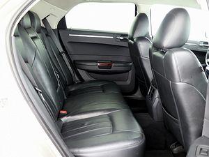 Chrysler 300 C Limited Facelift ATM 3.0 CRD 160kW (7 фото из 7)