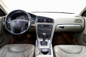 Volvo XC70 Summum Facelift ATM 2.4 D5 136kW (5 фото из 7)