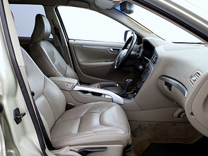 Volvo XC70 Summum Facelift ATM 2.4 D5 136kW (6 фото из 7)