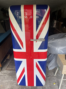 Холодильник Smeg (1 фото из 3)