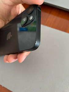 iPhone 14 (1 foto / 3)