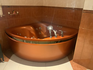 Müün kasutatud Jacuzzi vanni (1 foto / 2)