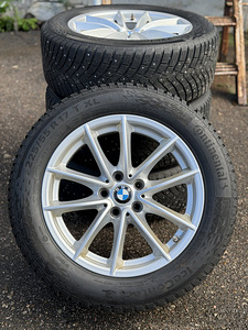 17" оригинальные диски BMW style 618 5x112 + шипованные шины 225/55 (1 фото из 10)
