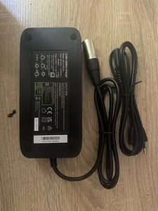 UUS Li-ion e-ratta/tõukeratta laadija LBC015480301 54.6V 3A (1 foto / 1)
