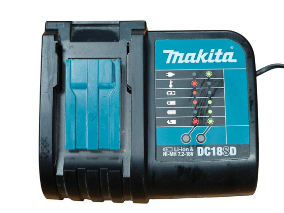 Laadija Makita DC18SD