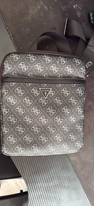 Guess (1 фото из 1)