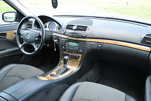 Mercedes-Benz E 220 Avantgarde (7 foto / 12)