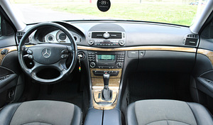 Mercedes-Benz E 220 Avantgarde (6 foto / 12)