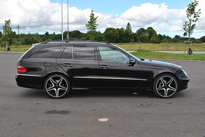 Mercedes-Benz E 220 Avantgarde (8 foto / 12)