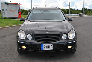 Mercedes-Benz E 220 Avantgarde (10 foto / 12)
