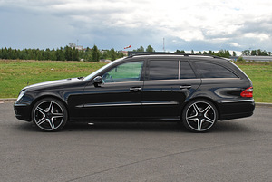 Mercedes-Benz E 220 Avantgarde (9 foto / 12)